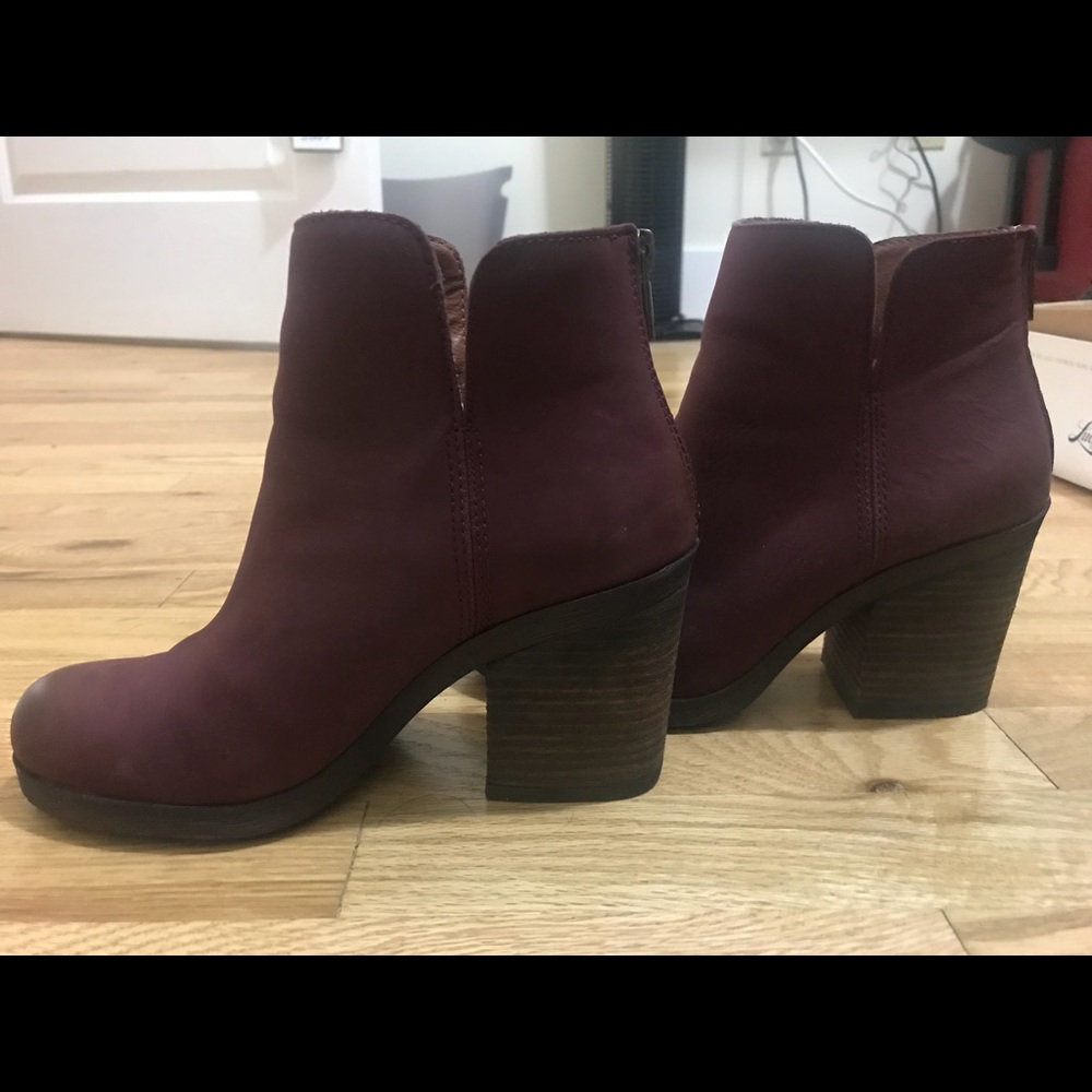 Maroon booties